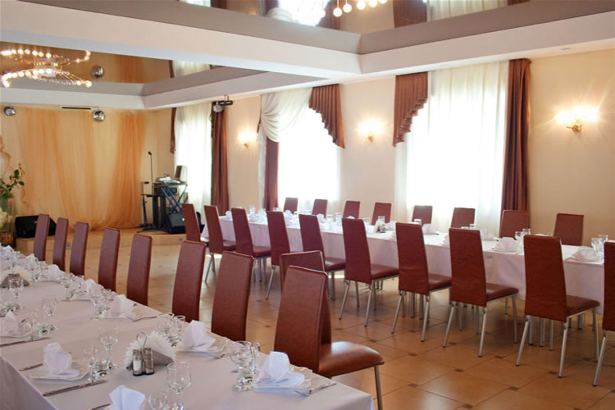 У Фонтана — Основной зал, фото банкетного зала
