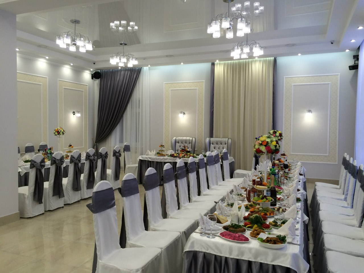 Малый зал — Кафе Богема