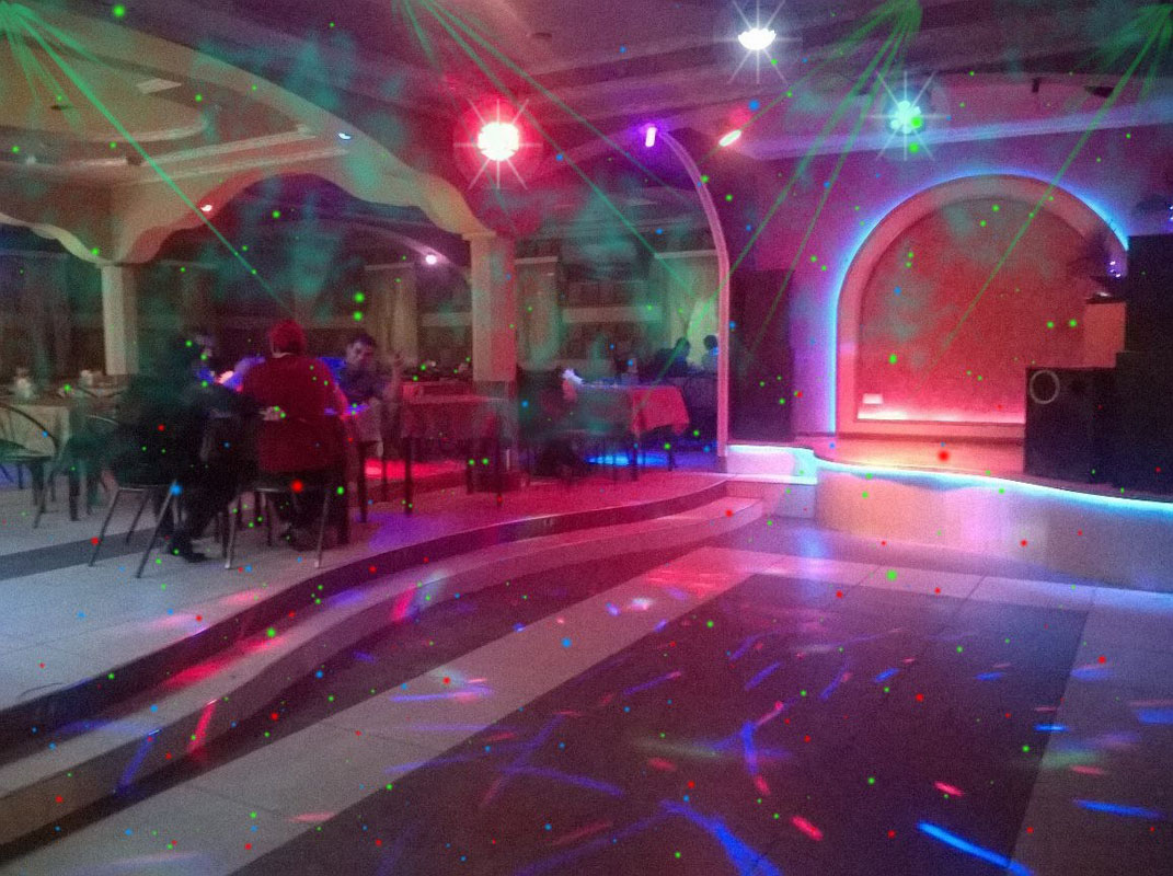 Кафе Перекресток — Основной зал, фото банкетного зала