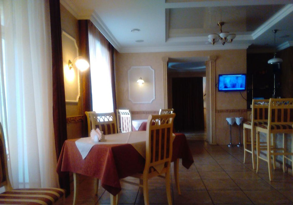 Основной зал