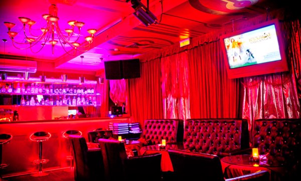 стриптиз — банкетный зал Караоке-клуб Point Rouge