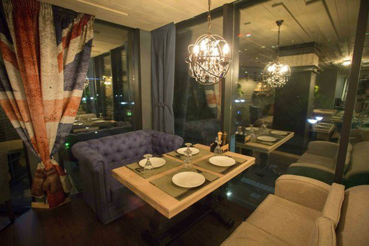 Основной зал — Grill'Age