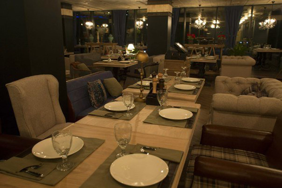 Основной зал — Grill'Age