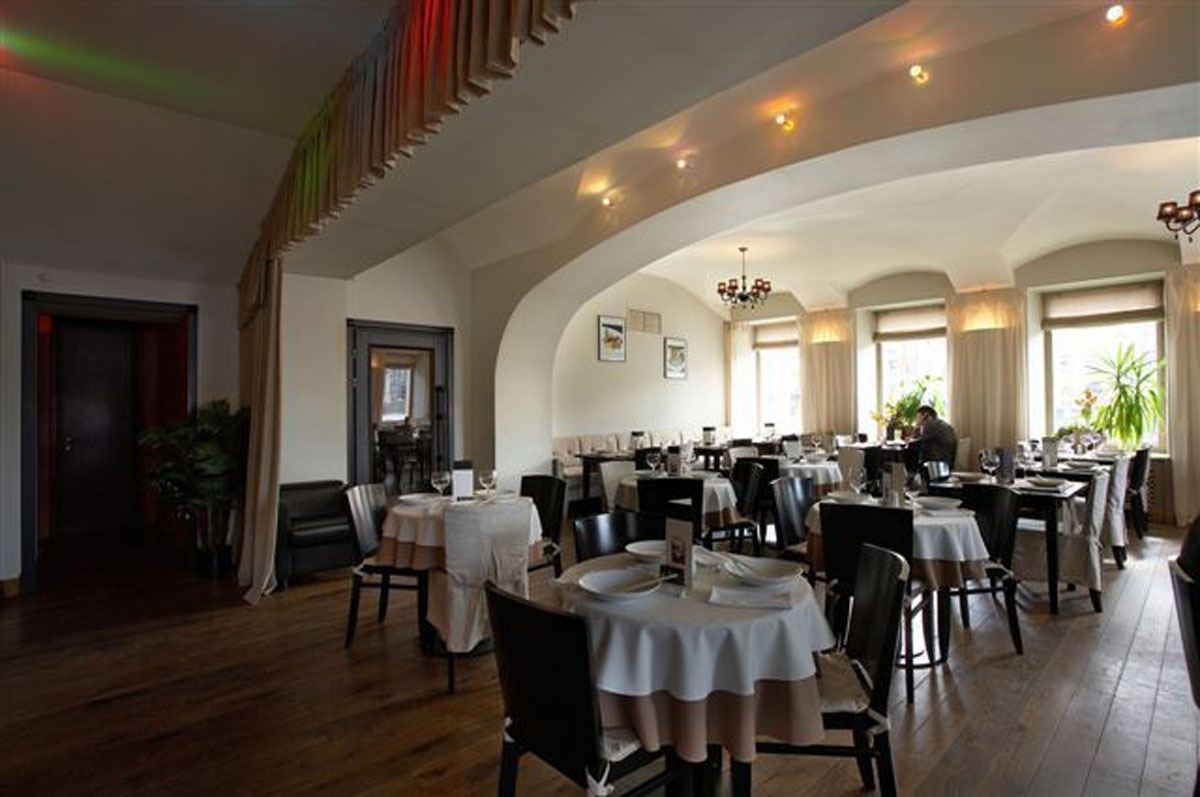 Второй зал — Ресторан Фиолет