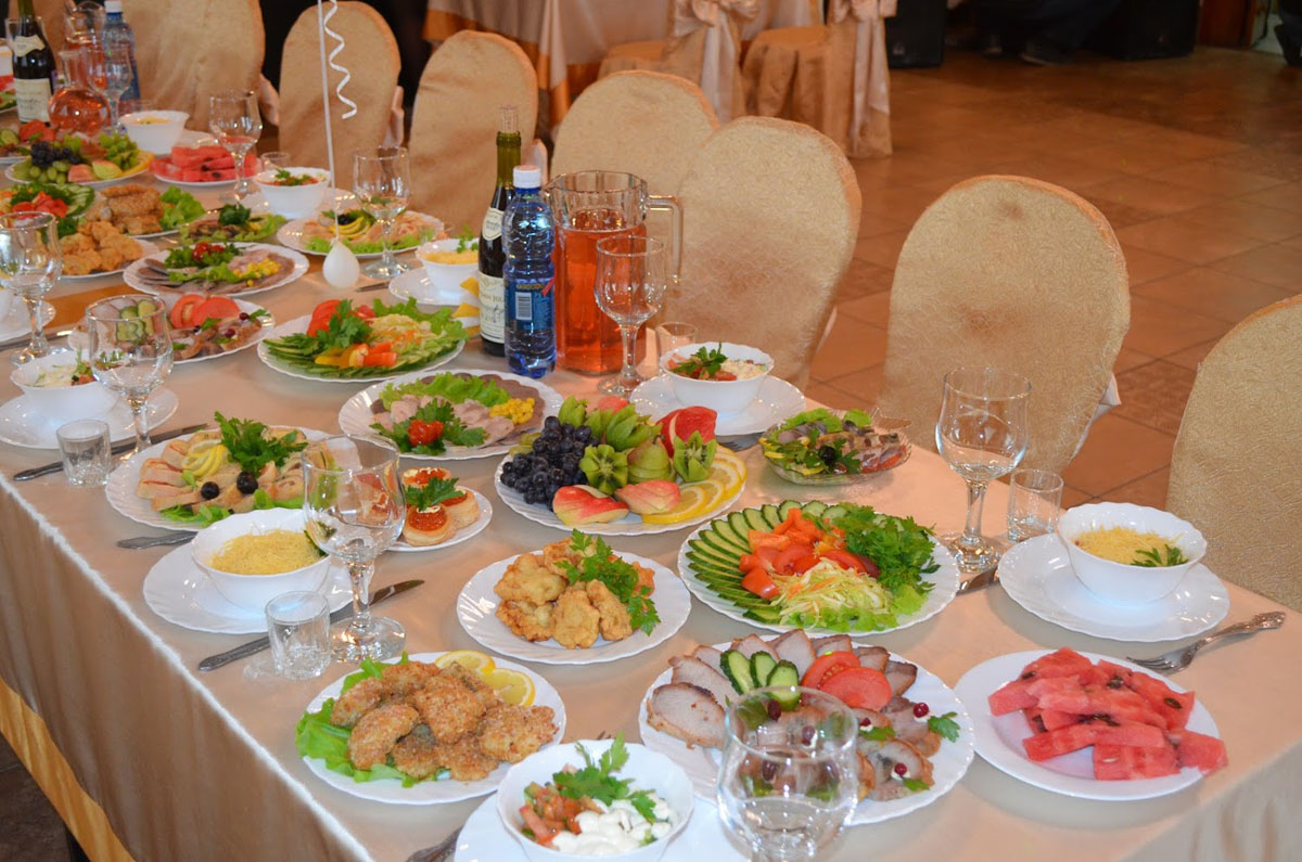 Основной зал — Чинар