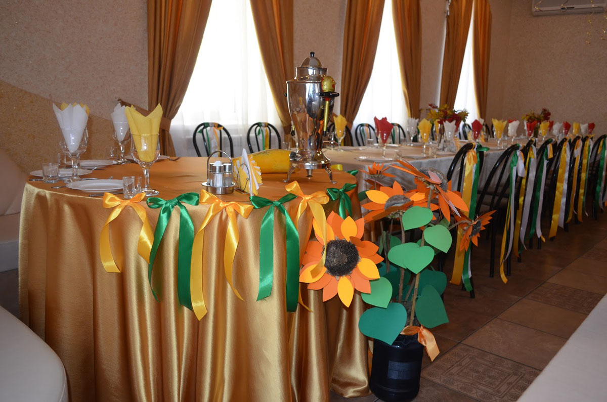 Основной зал — Чинар