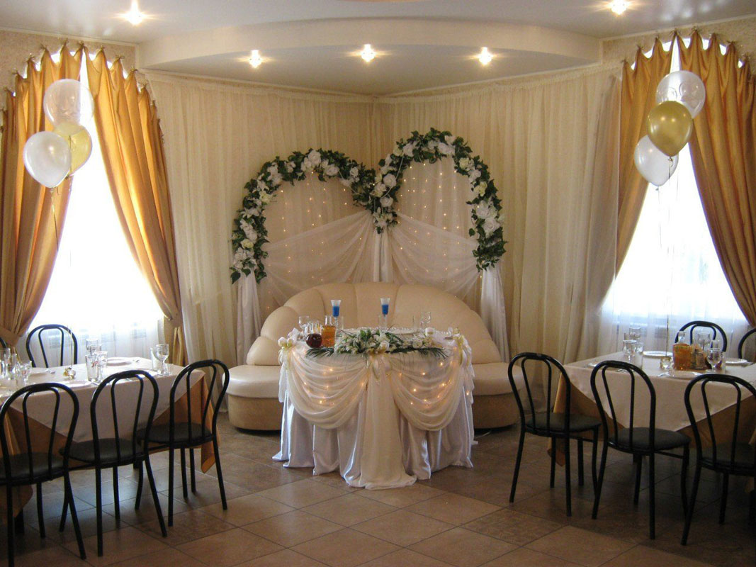 Основной зал — Чинар