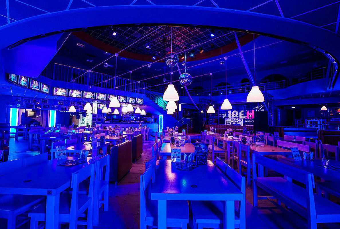 Основной зал — Бар-ресторан Опера