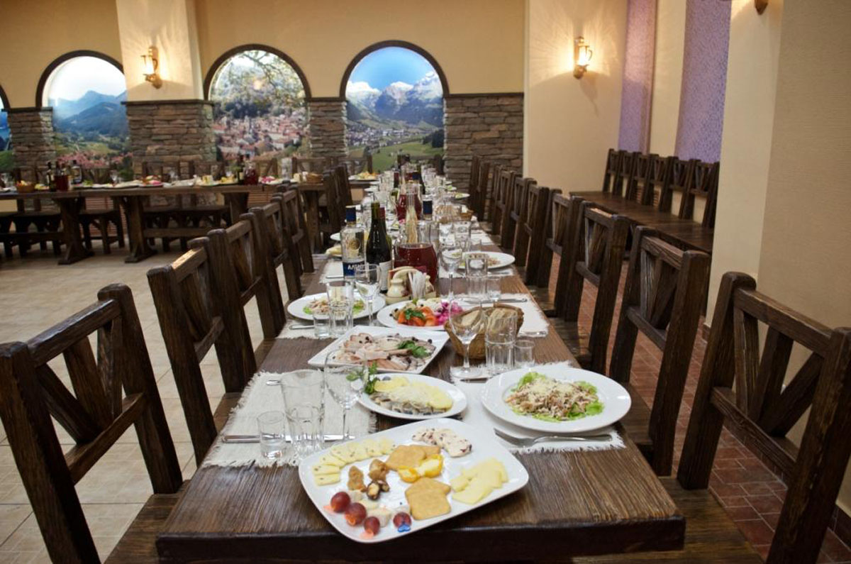 Основной зал — Bladbacher