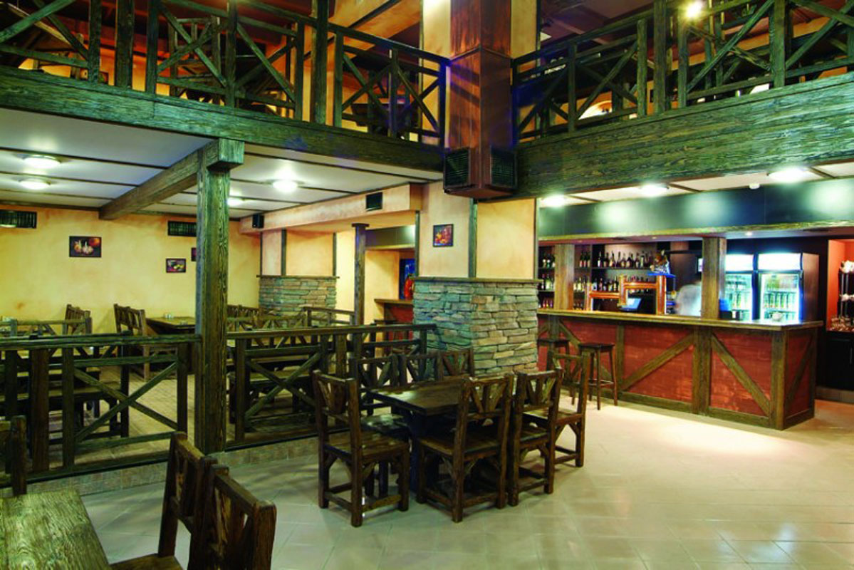 Основной зал — Bladbacher