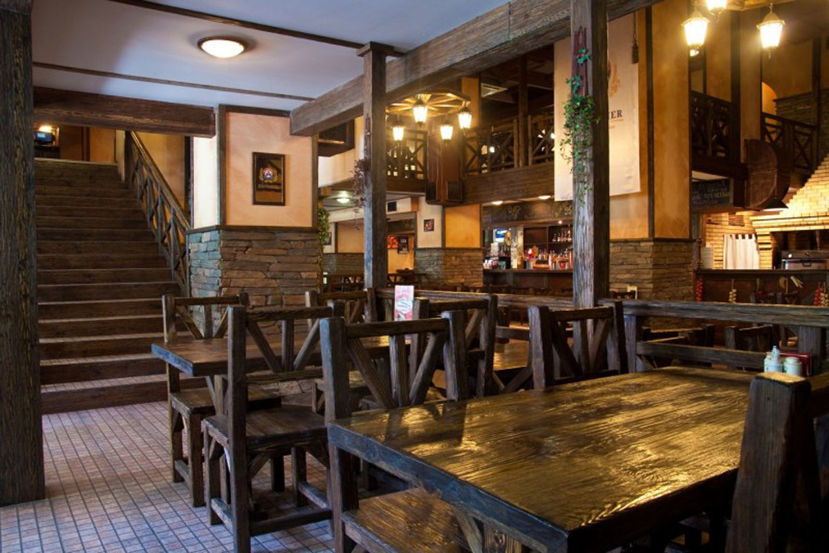 Основной зал — Bladbacher