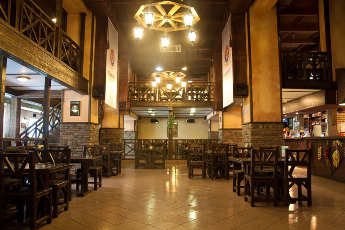 Основной зал — Bladbacher