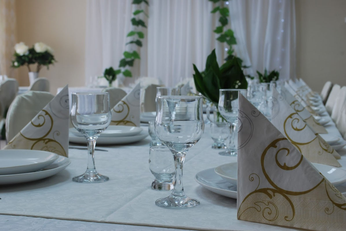 Основной зал — Сели-поели