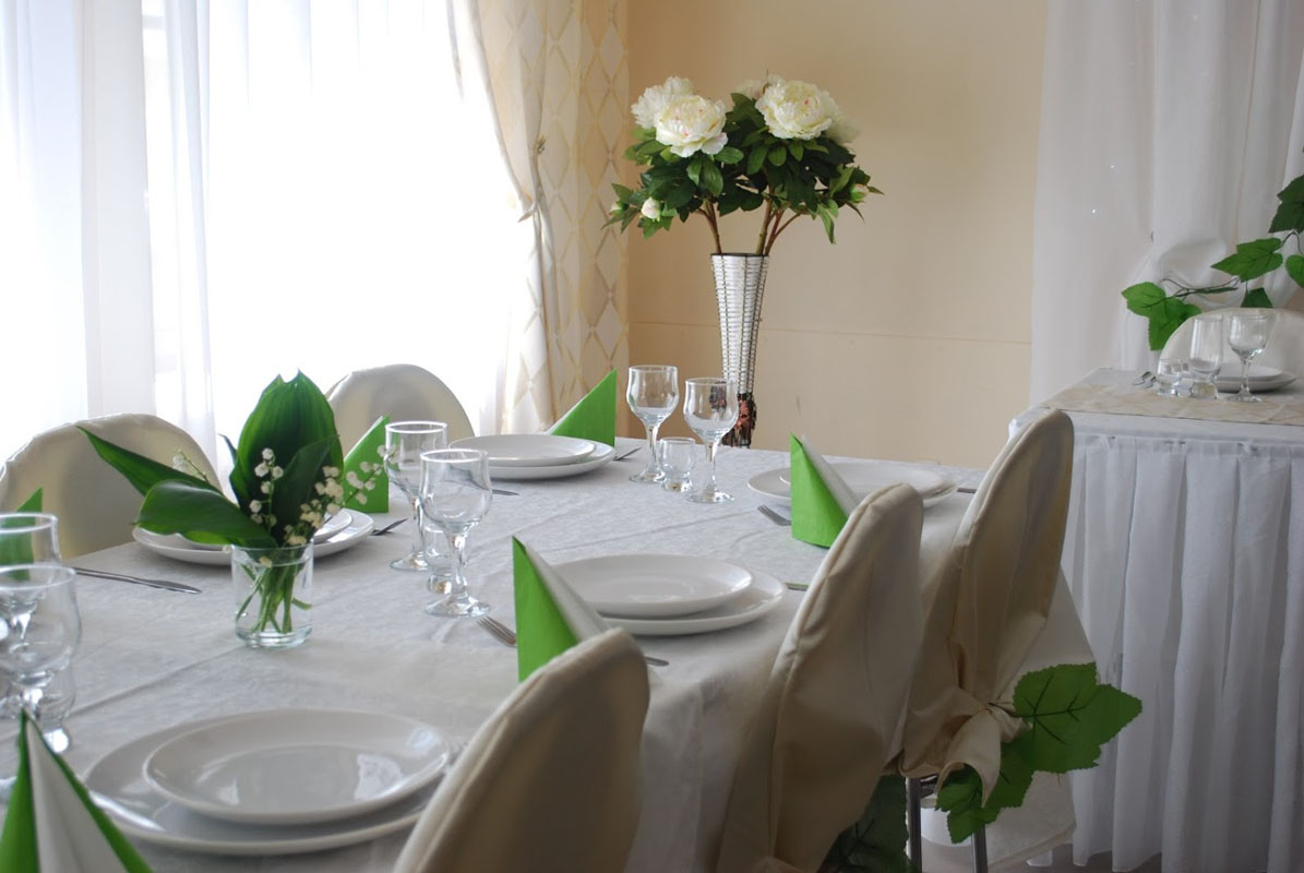 Основной зал — Сели-поели