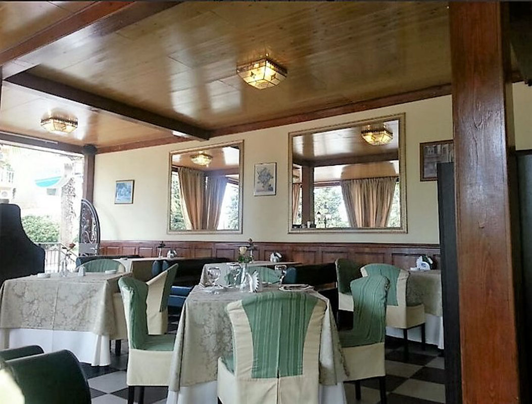 Основной зал — Багульник