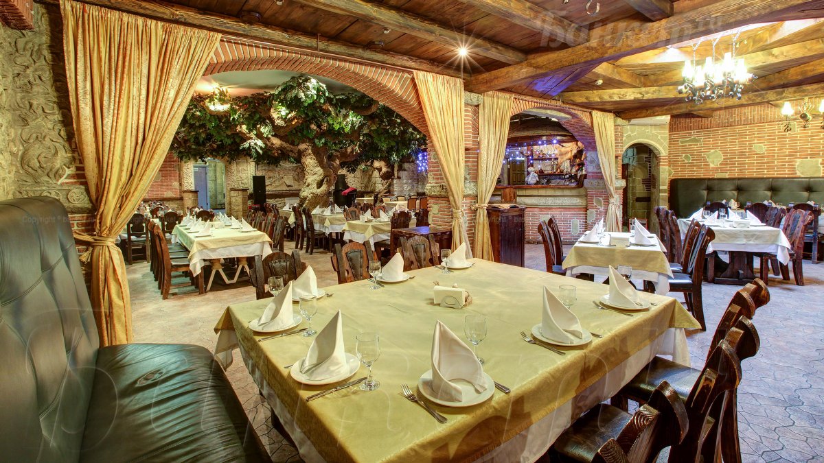 Основной зал — Ресторан Камин