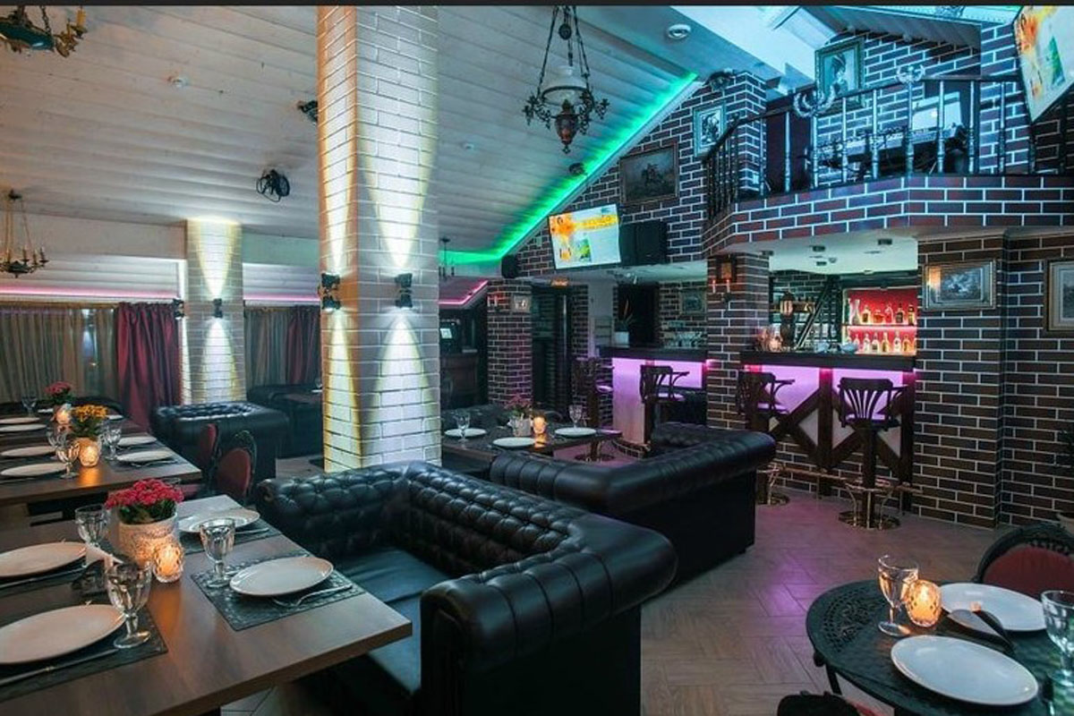 Основной зал — Поручик Ржевский