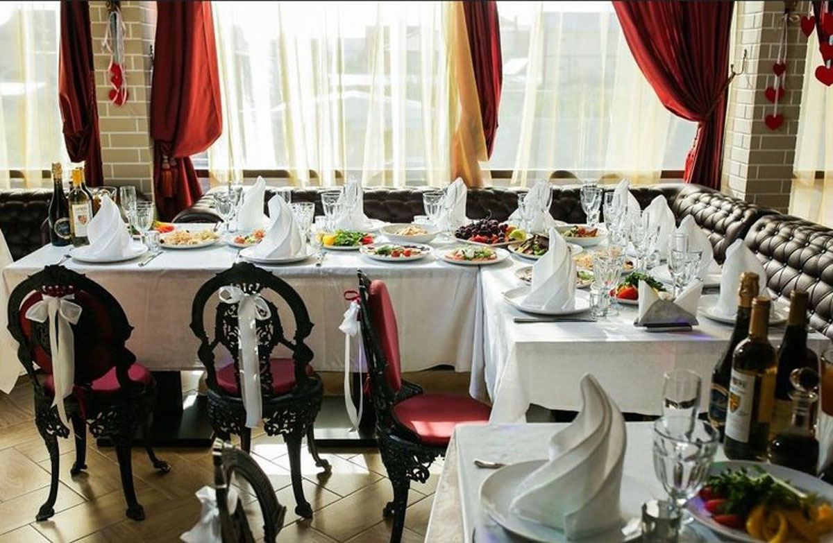 Основной зал — Поручик Ржевский