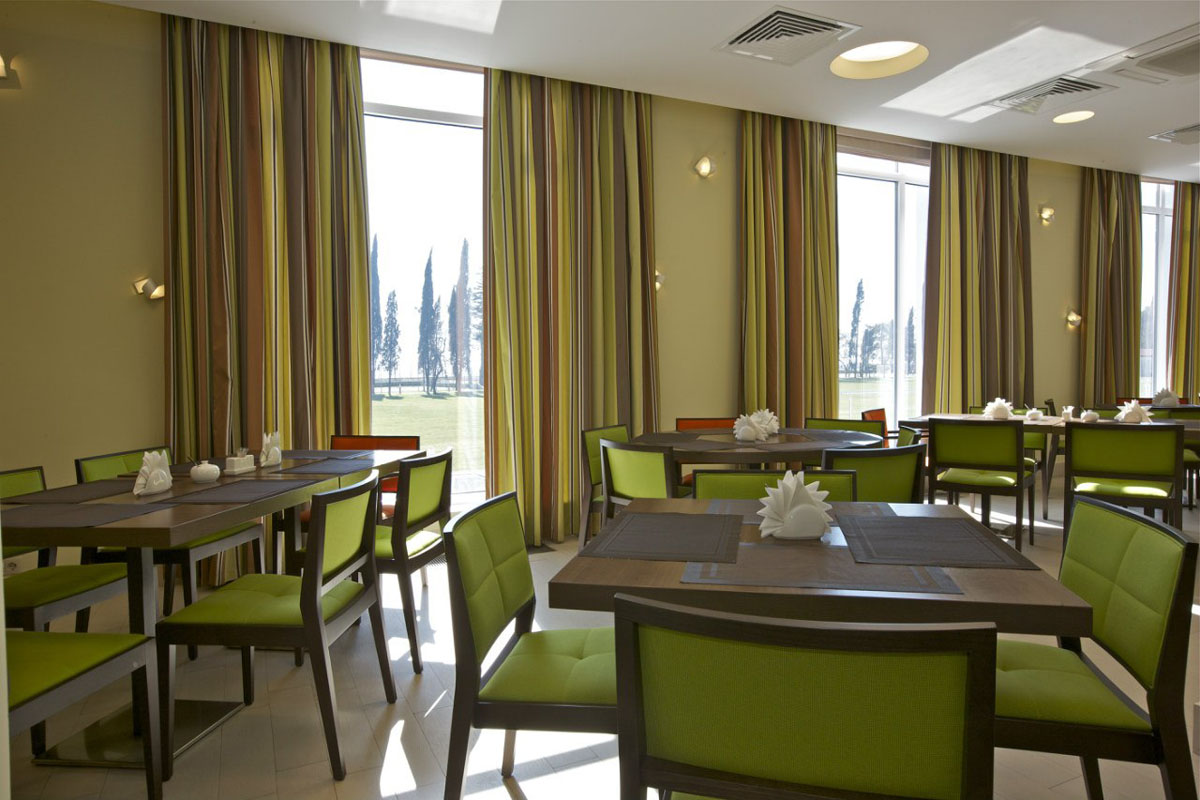 Основной зал — Sport Inn