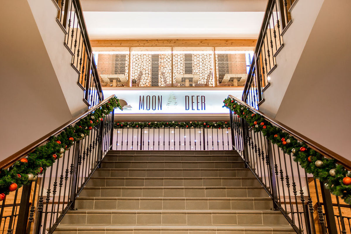 Основной зал — MoonDeer