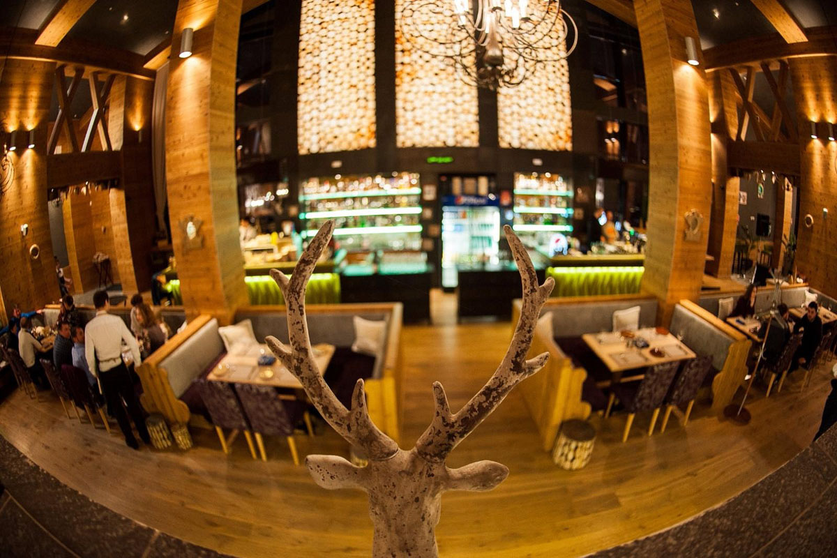 Основной зал — MoonDeer