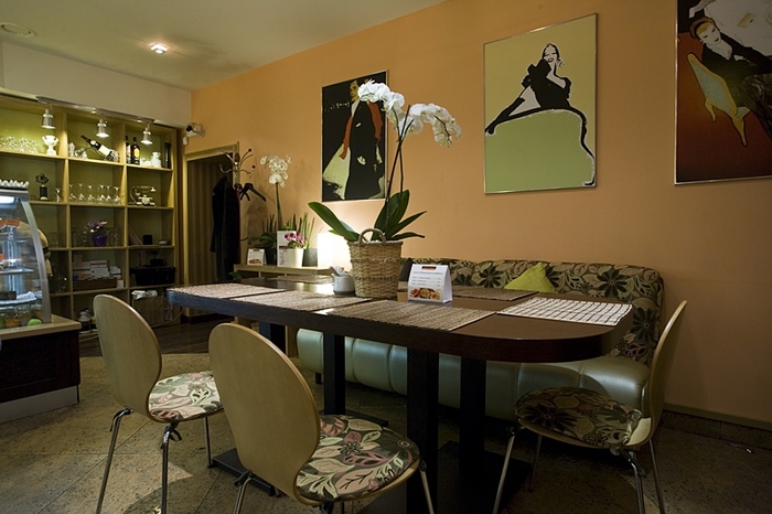 1 — Терракот (Café Terakot)