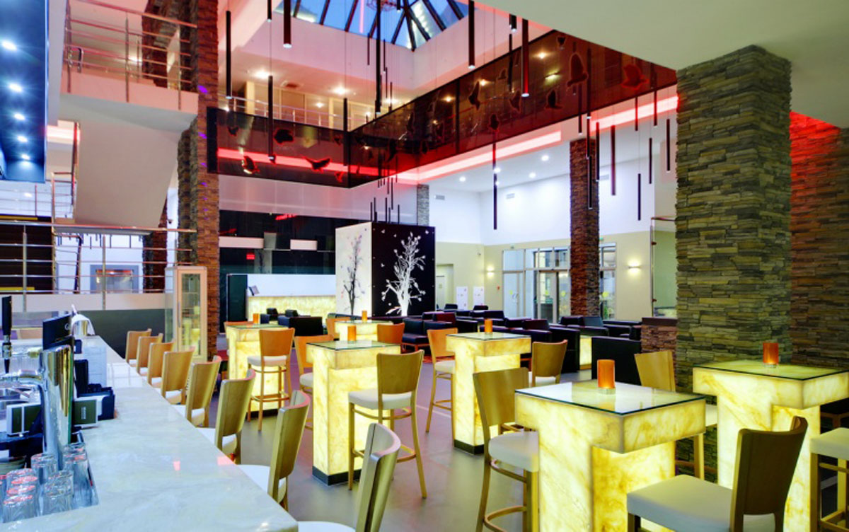 Основной зал — Branche Restaurant & Bar