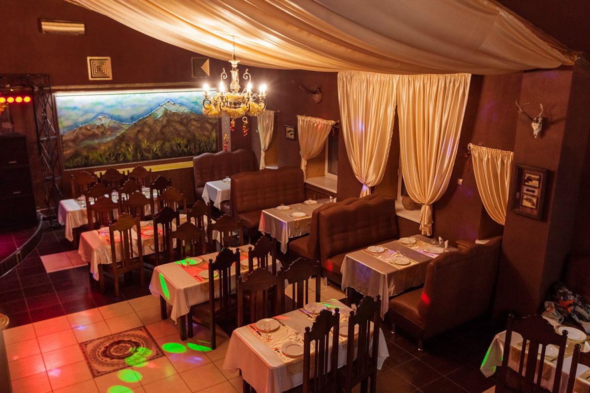 Клуб-ресторан Замок — Основной зал, фото банкетного зала