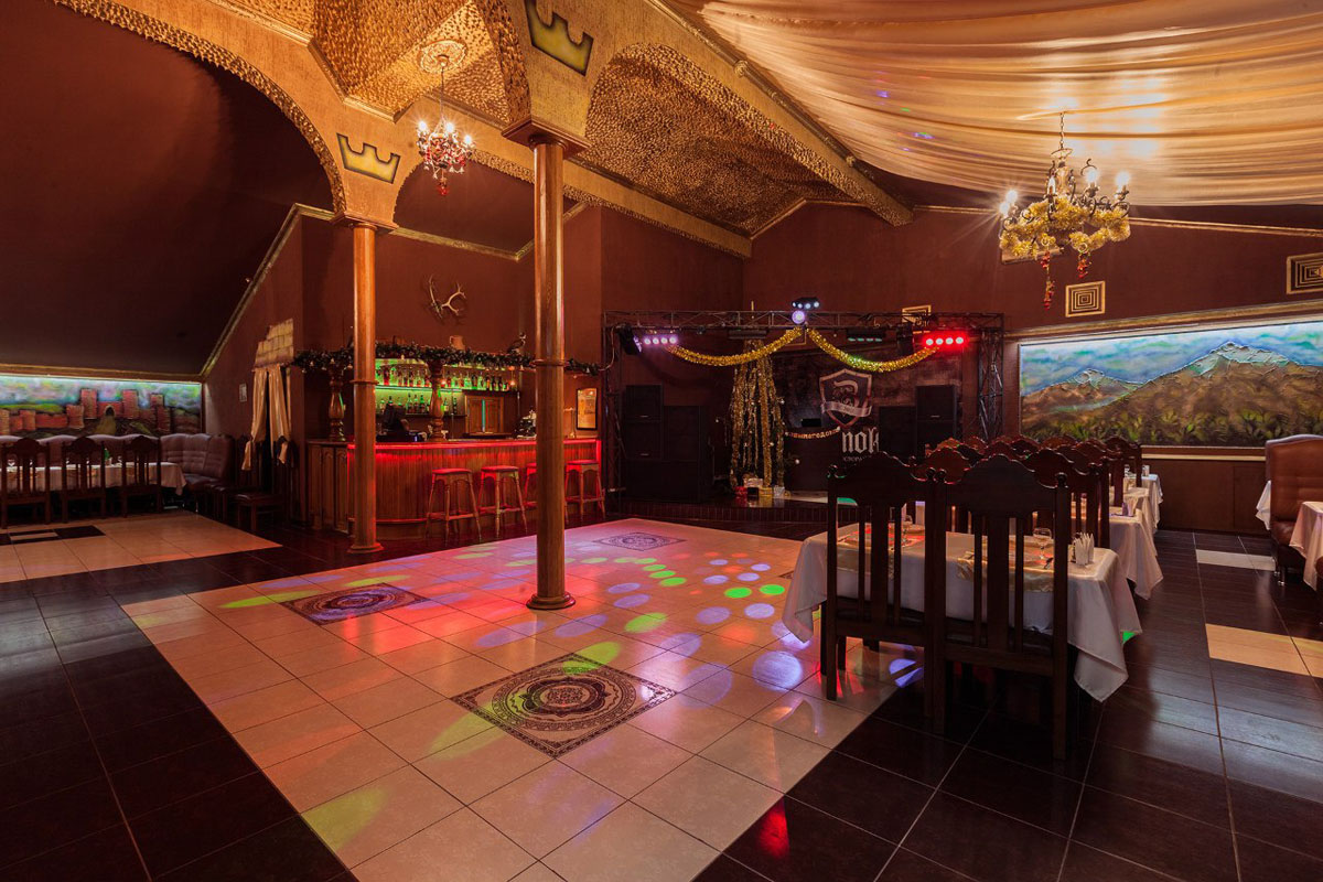 Основной зал — Клуб-ресторан Замок