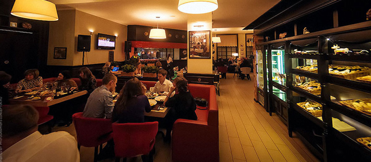 Основной зал — Cafe de Lafe