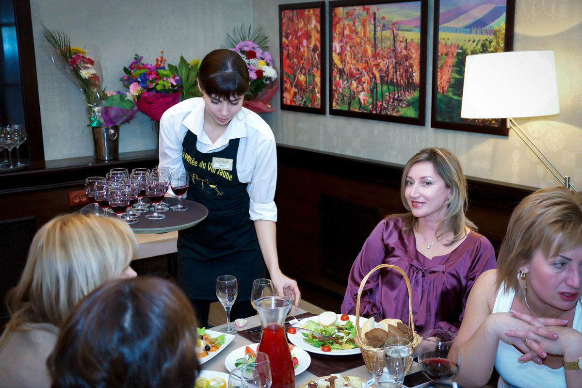 Основной зал — Cafe de Lafe