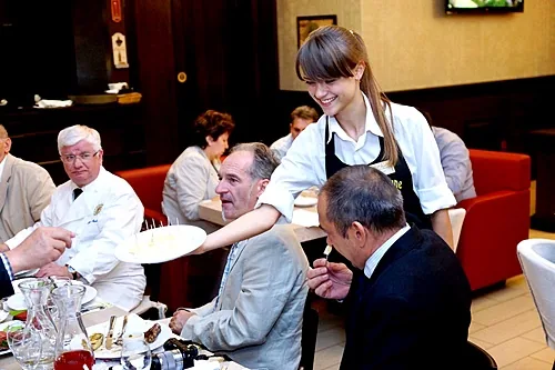 Основной зал — Cafe de Lafe