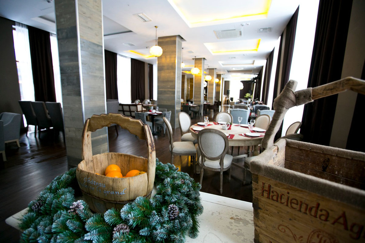 Основной зал — Ресторан Медора