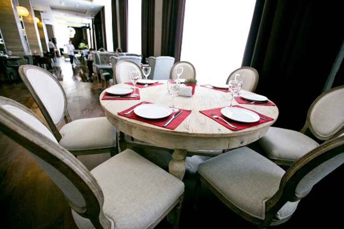 Основной зал — Ресторан Медора