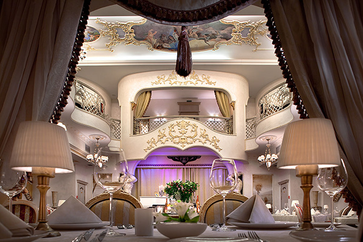 Основной зал