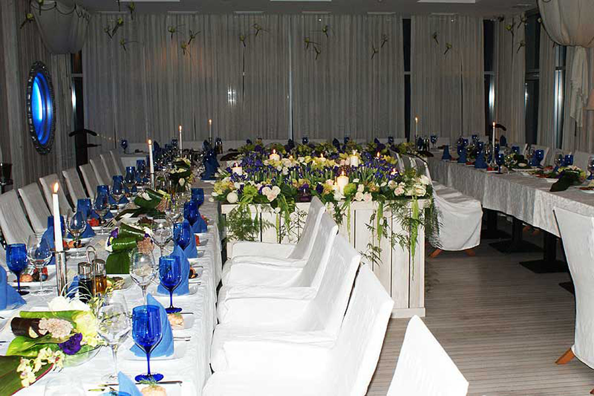 Основной зал — Синее море