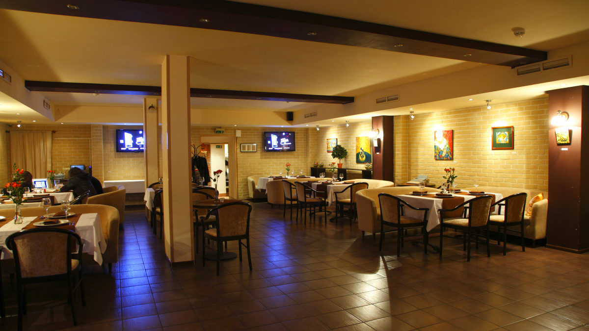 Большой — Арт-кафе Выставка