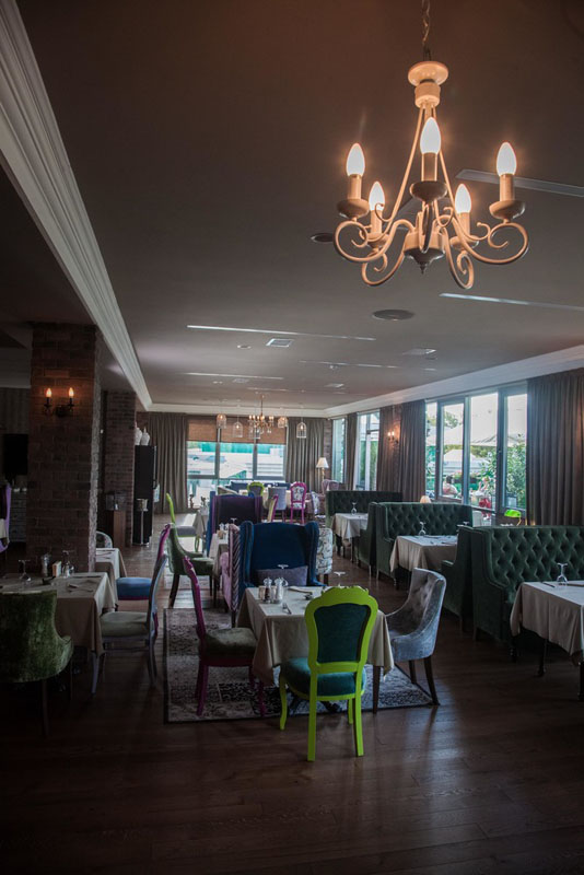 Основной зал — Балкон