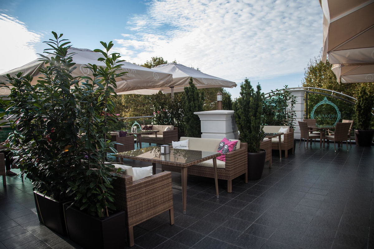 Основной зал — Балкон