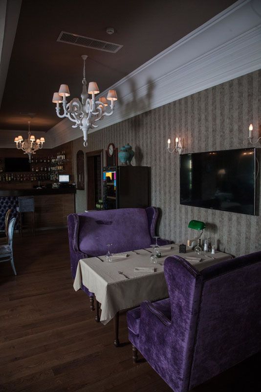 Основной зал — Балкон