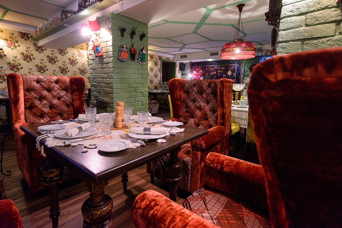 Основной зал — Сулугуни бар