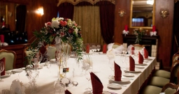 Зал Гербовый