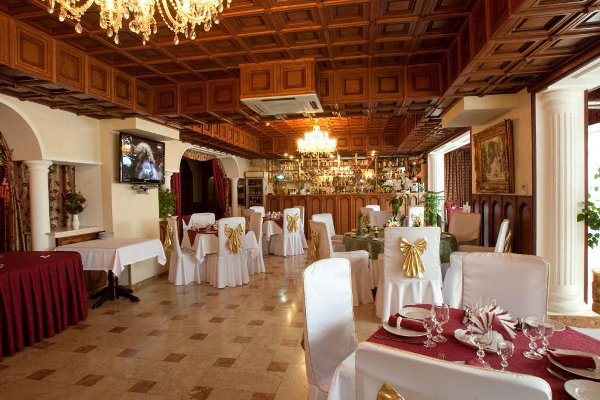 Основной зал — Ресторан Александр