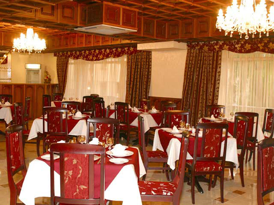 Основной зал — Ресторан Александр