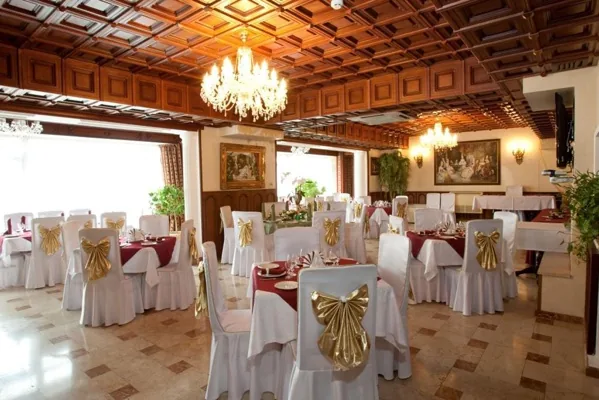 Основной зал