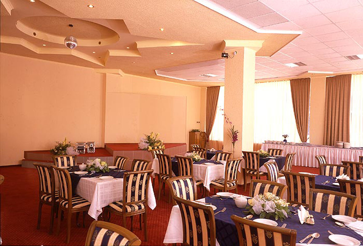 Основной зал — Бриз