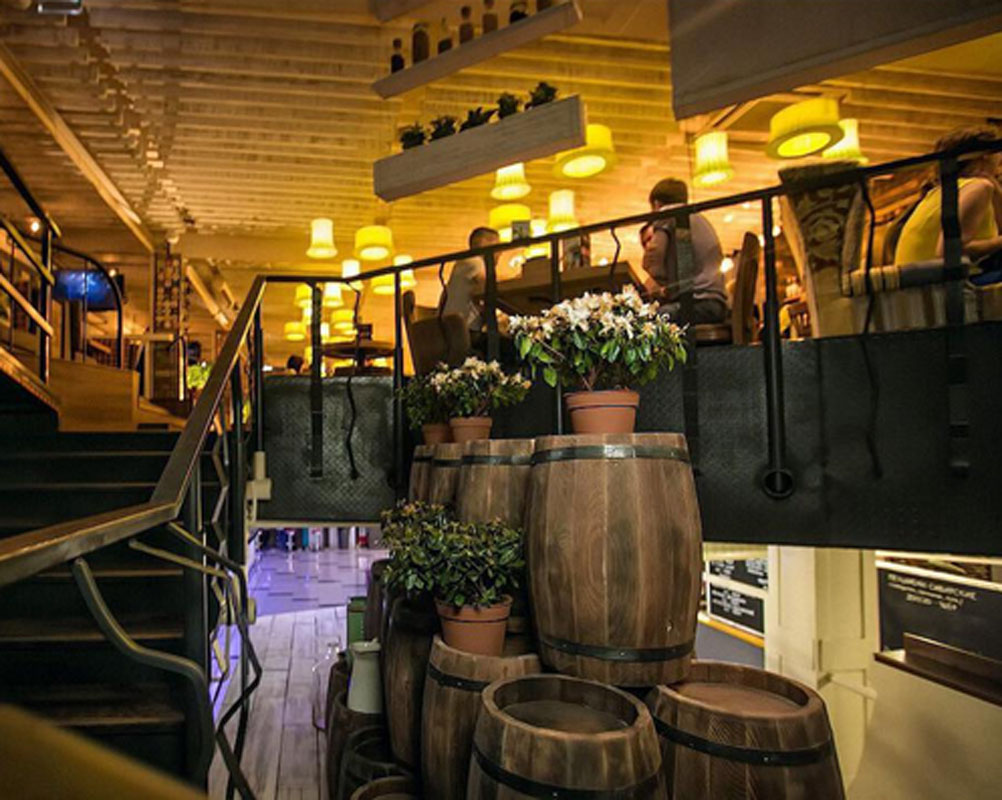 Основной зал — Бочкари