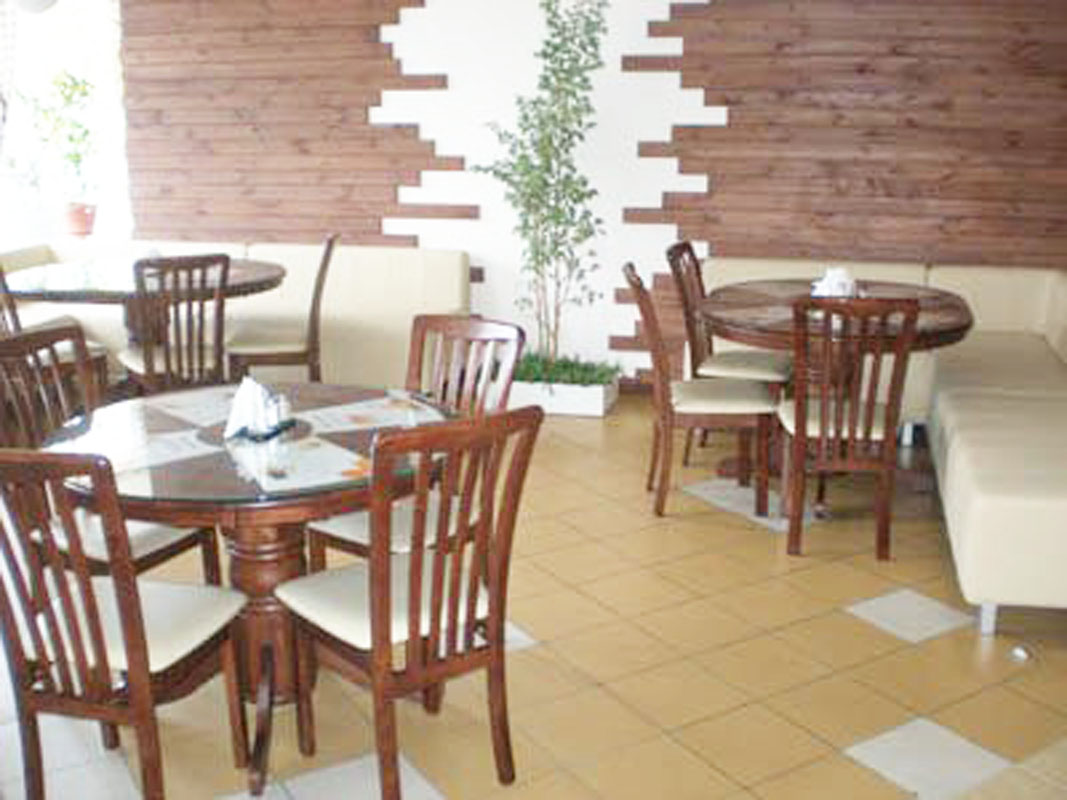 Основной зал — Кафе 7 дней