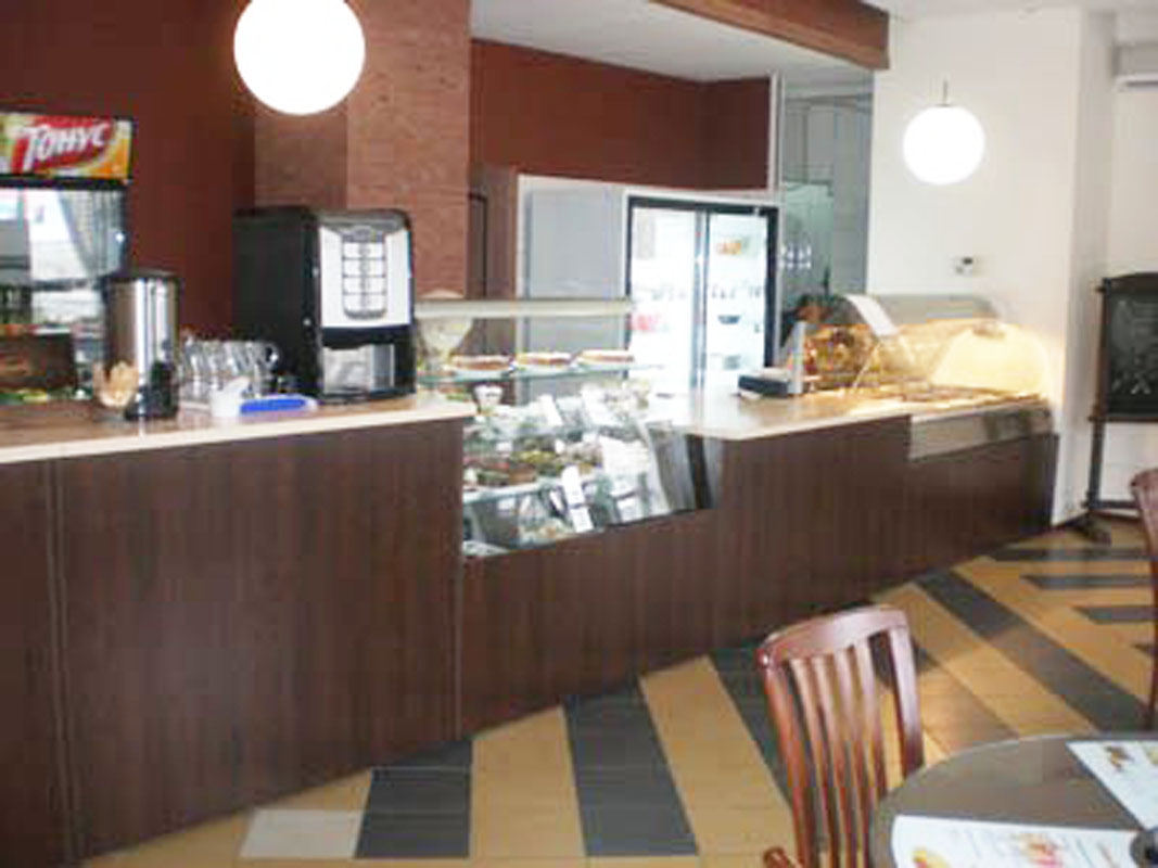 Основной зал — Кафе 7 дней