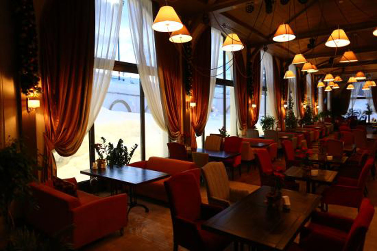 Основной зал